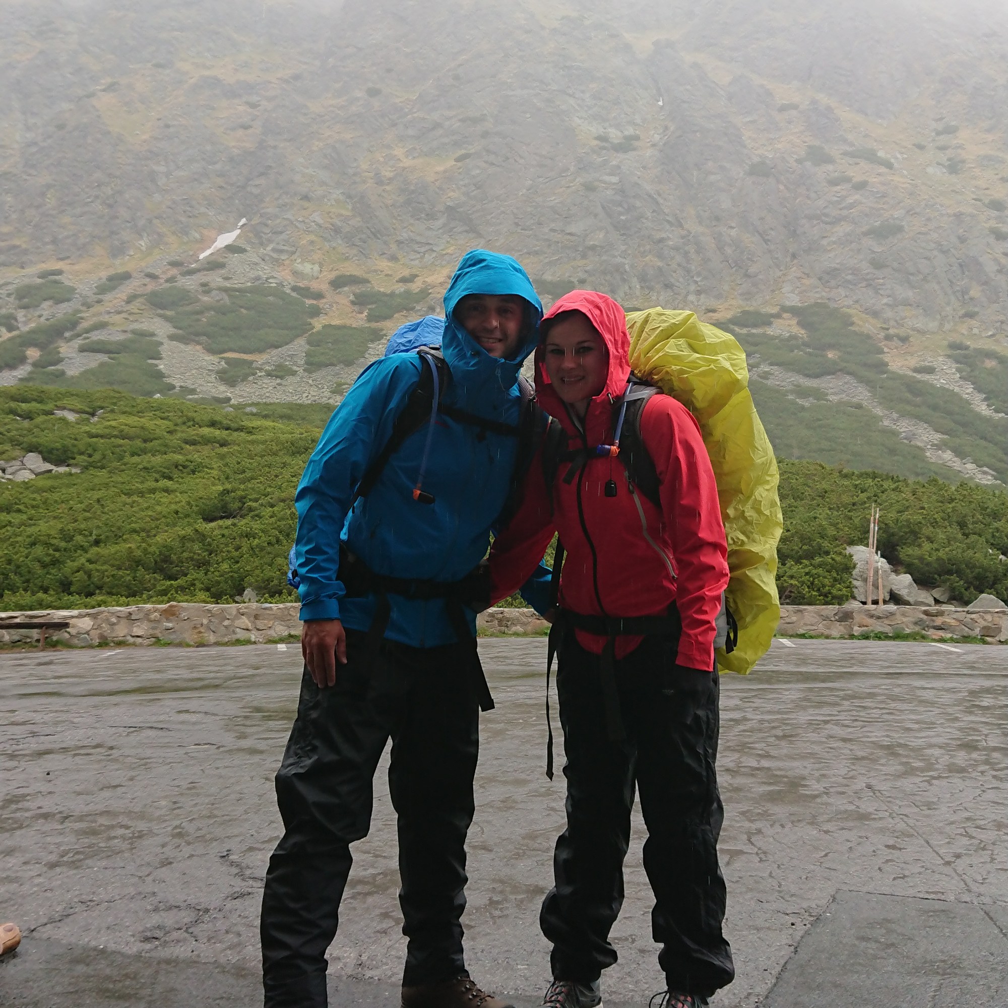 Wandersleute Regen Hüttenwanderung Hohe Tatra