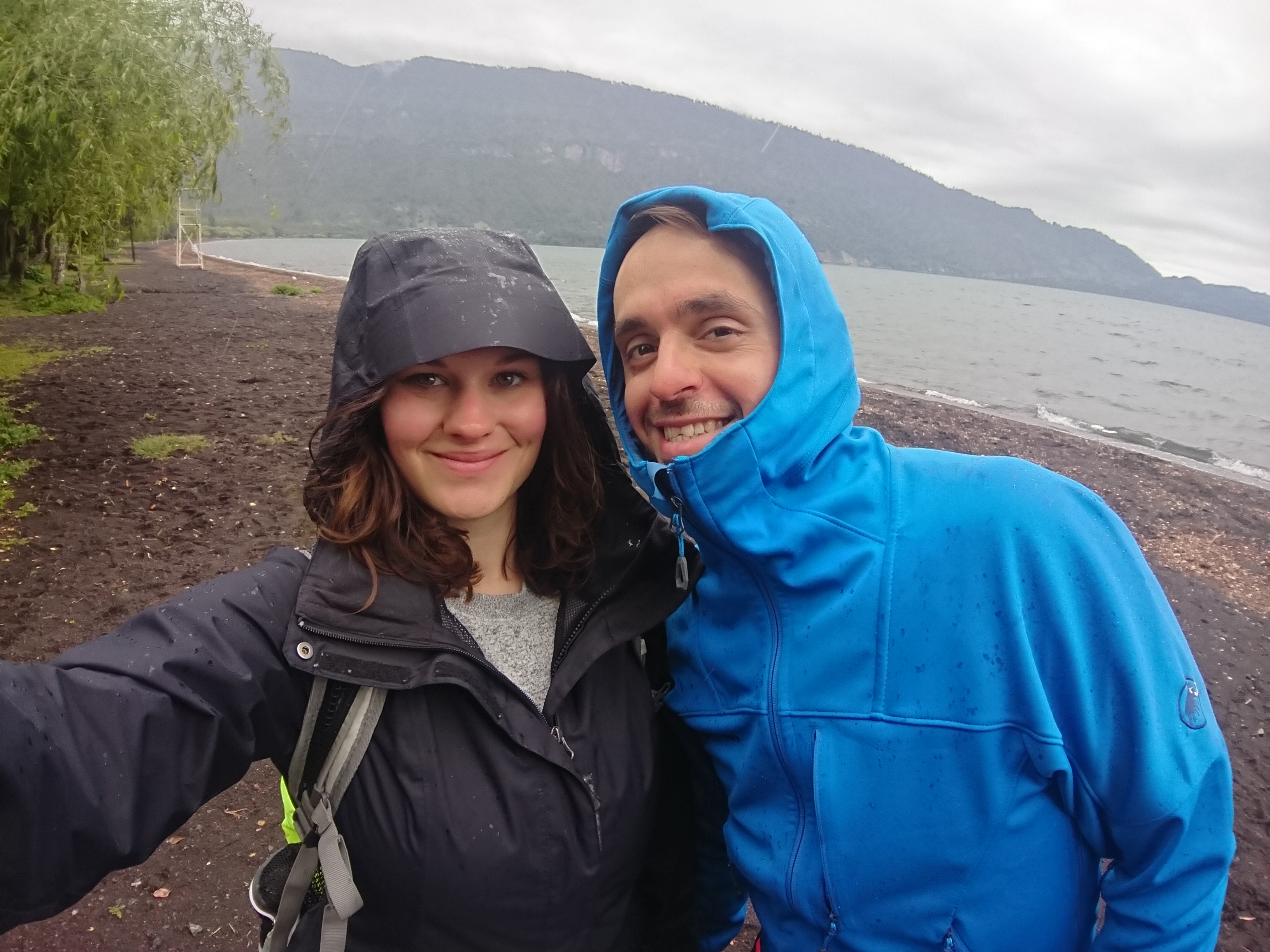 Zwischenstopp an einem kleinen See - natürlich mit Regen