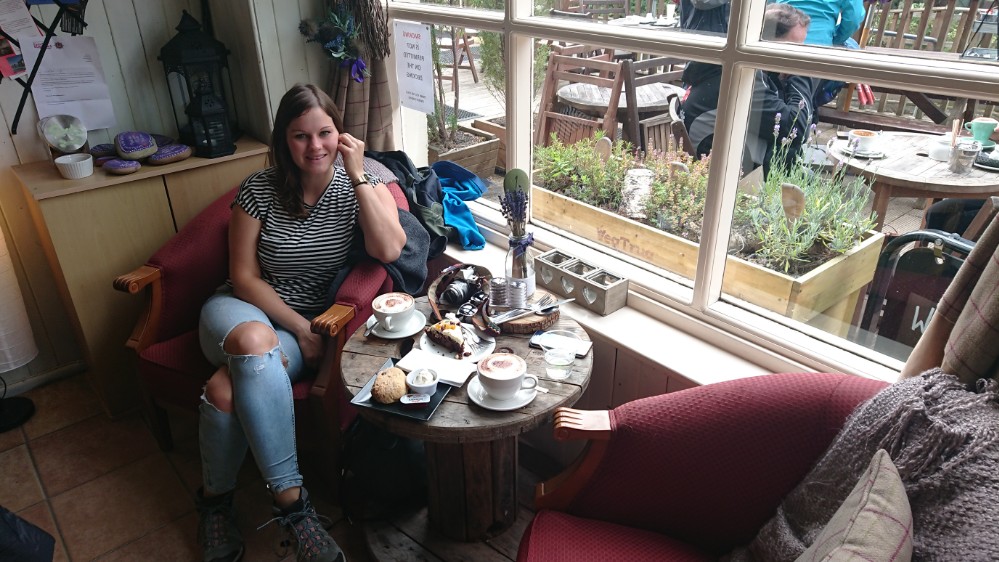 Kaffeepause im Waterfall Café an den Falls of Foyer