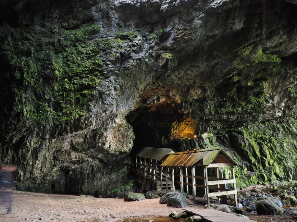 Der Weg in die Wasserfallhöhle