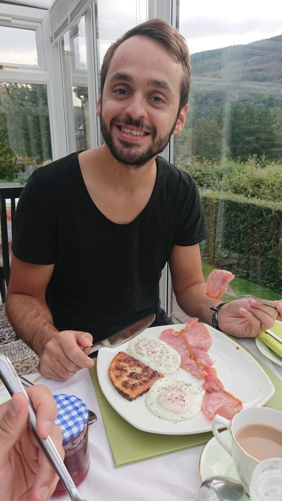 Ein letztes Frühstück im Ben Bheula