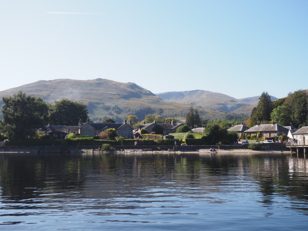 Luss vom Loch Lomond aus