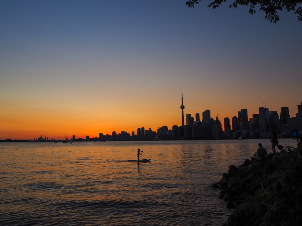 Traumhafter Sonnenuntergang hinter Toronto