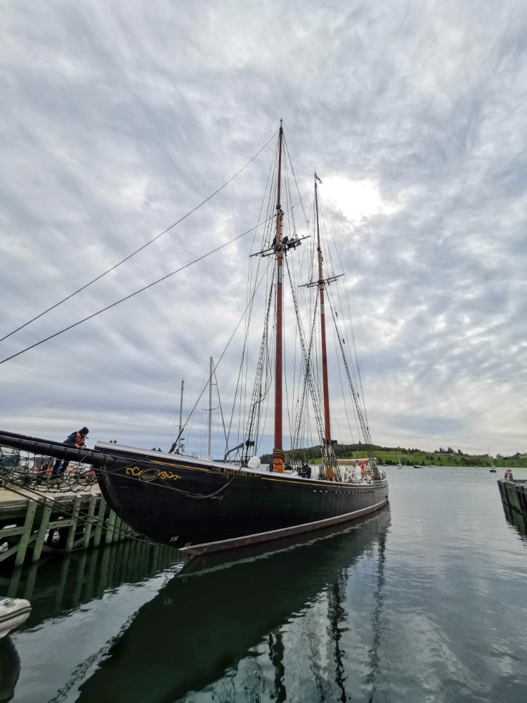 Die Bluenose II, eines der Wahrzeichen Nova Scotias und sogar auf dem kanadischen 10 Cent Stück abgebildet