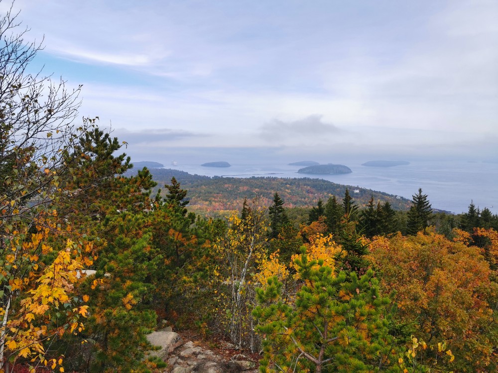 Kurze Pause am Champlain mit etwas weniger Wolken