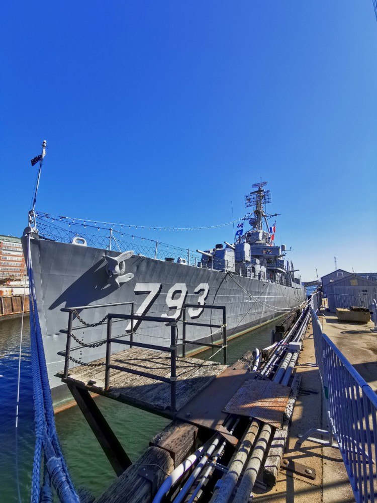 Das Kriegsschiff