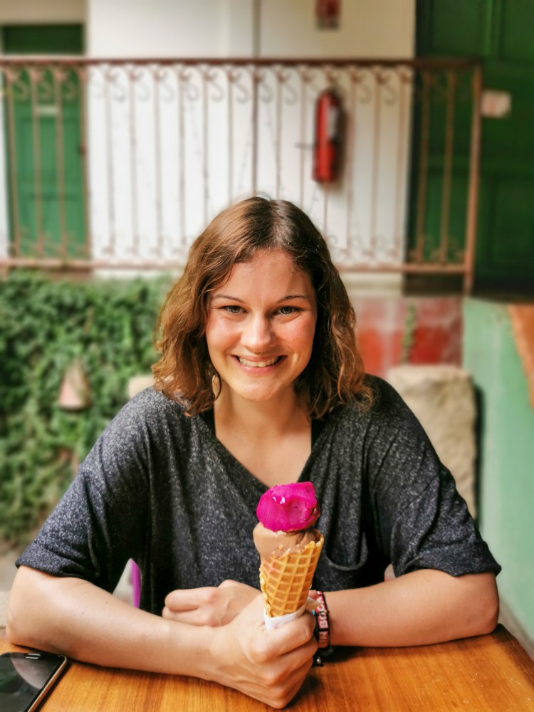 Drachenfrucht-Eis hat auch ne verrückte Farbe 😀