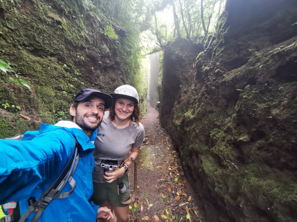 Kurzes Selfie im nassen Tunnel