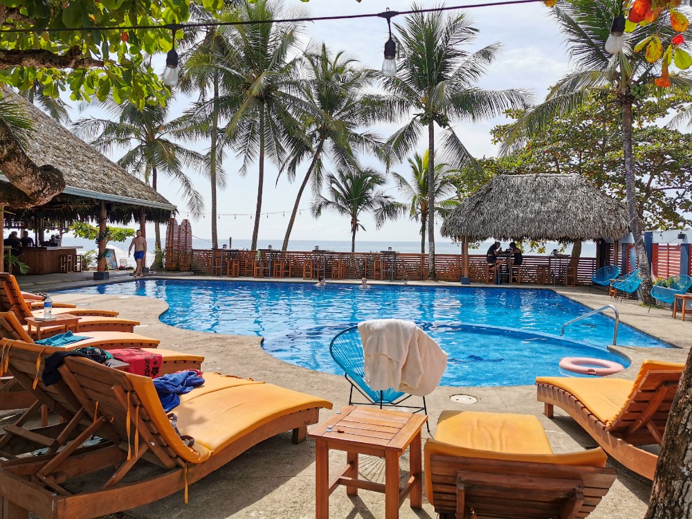 Unser Pool, sogar mit Meerblick