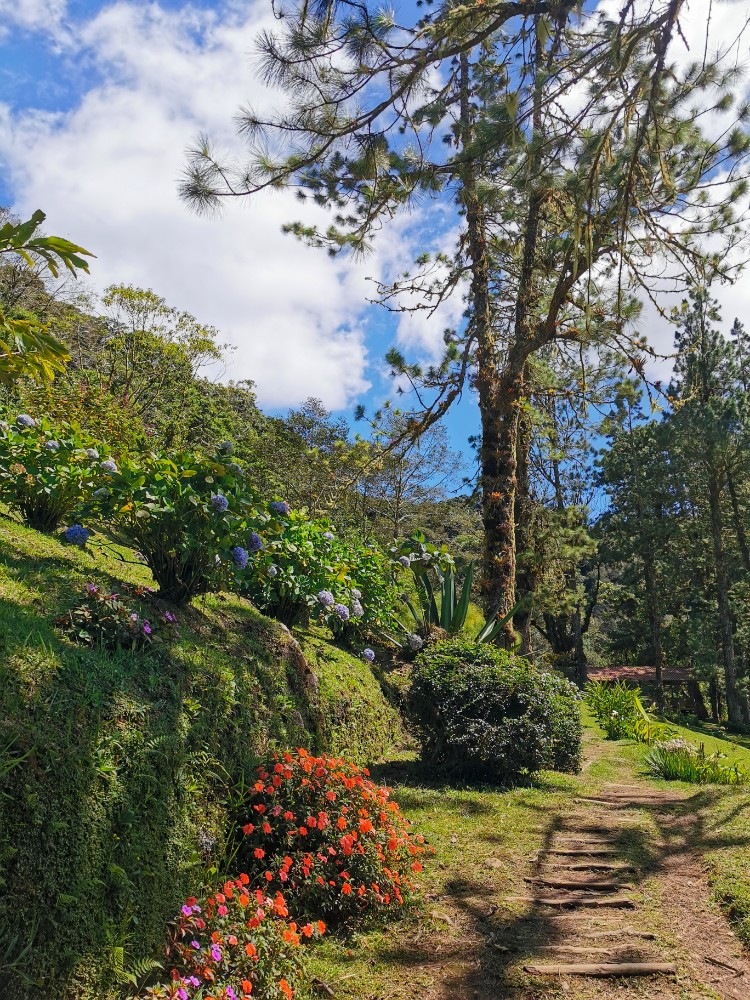 Ein toller Garten am Einstieg des Trails