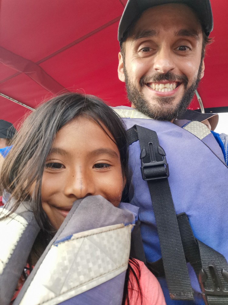 Marcus setzt mit einer neuen Freundin auf die nächste Insel über