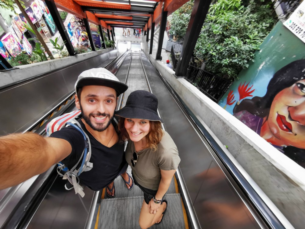 Auf der Rolltreppe geht es auch wieder runter