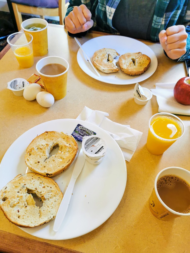 Wieviel Plastik passt auf einen Tisch? 😀
