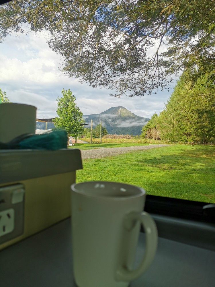Frühstück sogar mit Bergblick!