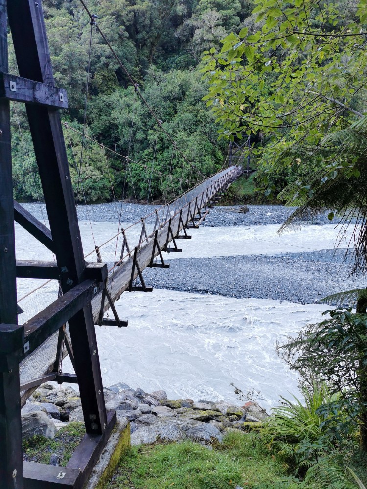 Erste Hängebrücke für heute ☺️