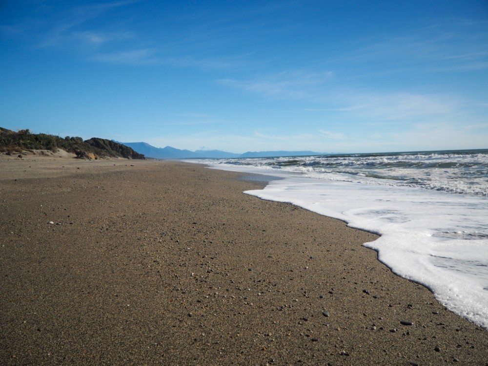 Überall Berge in Sicht , sogar am Strand!