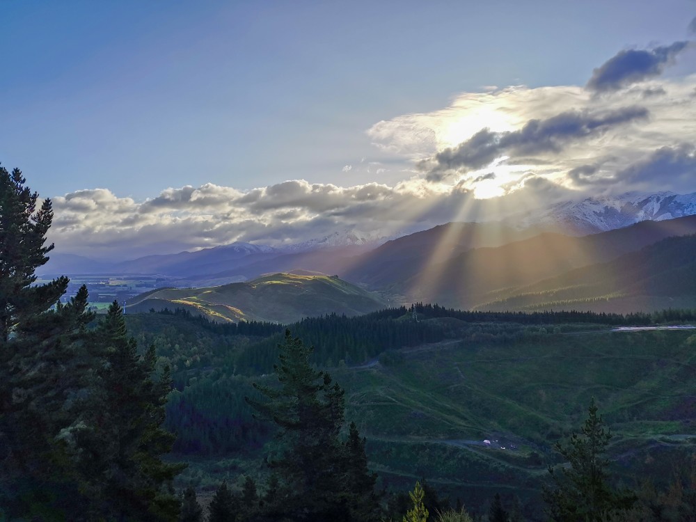 Genau rechtzeitig blauer Himmel