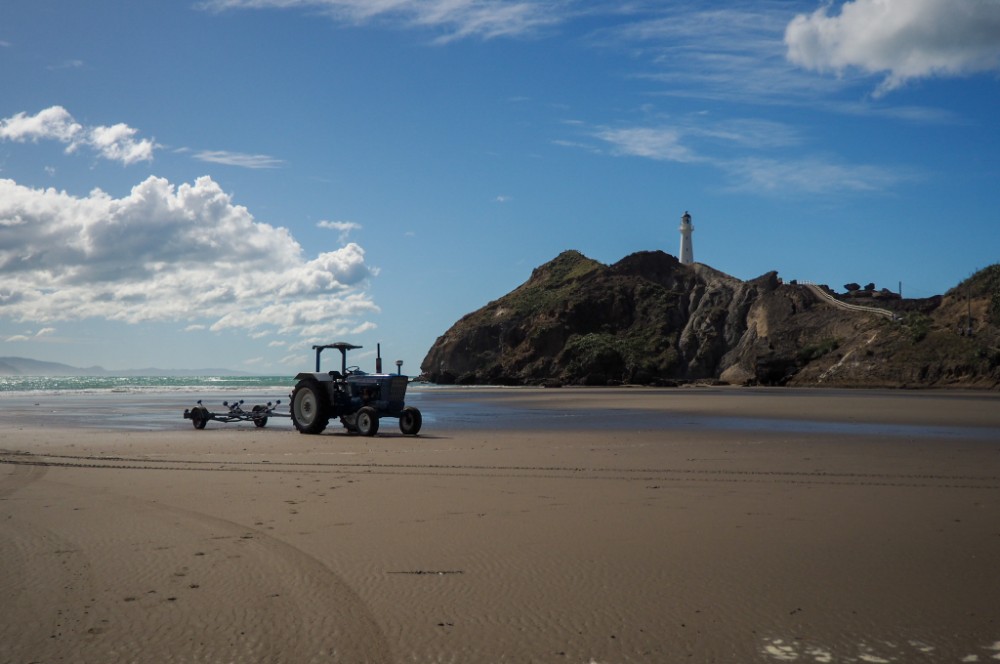 Traktoren haben sie hier auch an jedem Strand