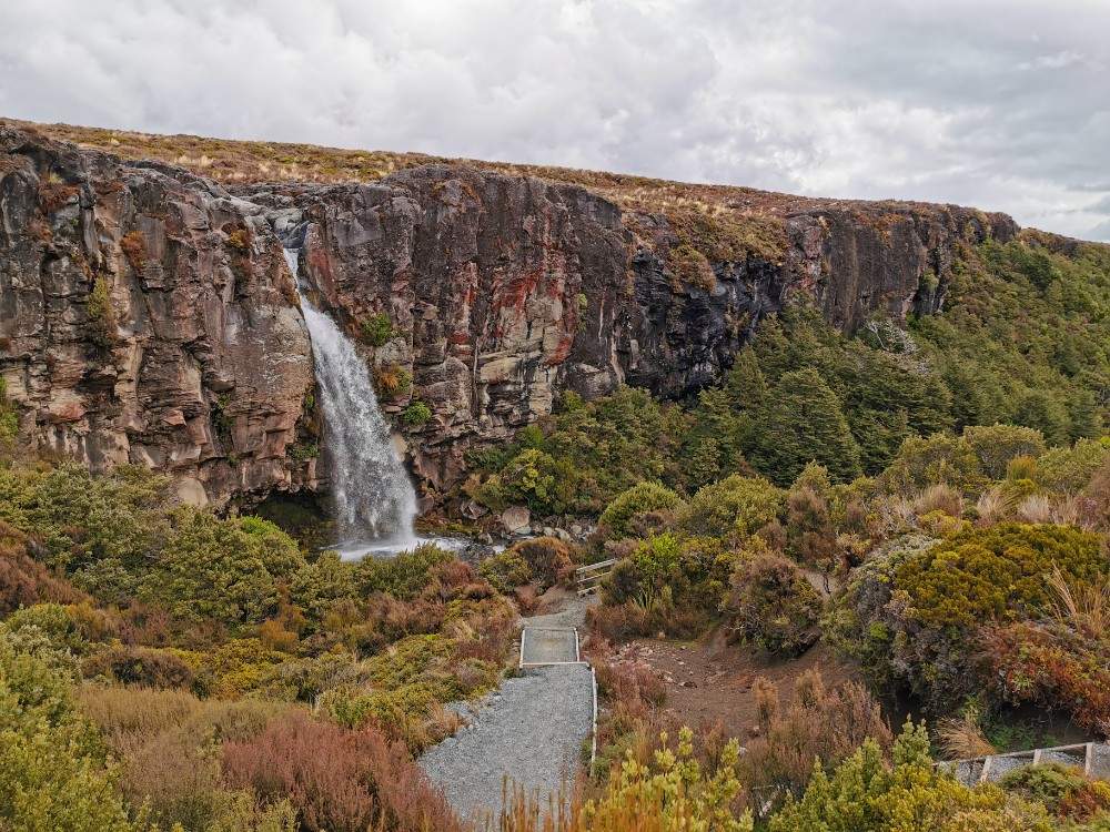 Die schönen Taranaki Falls