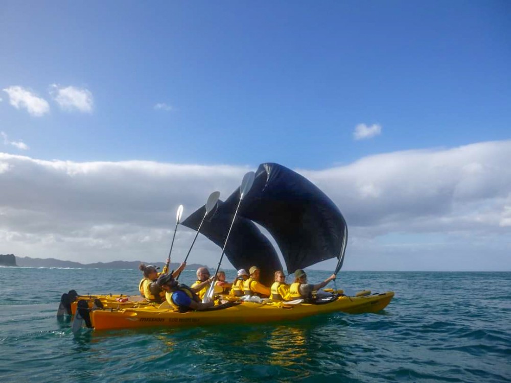 So sieht Segeln mit Kayaks aus 😀