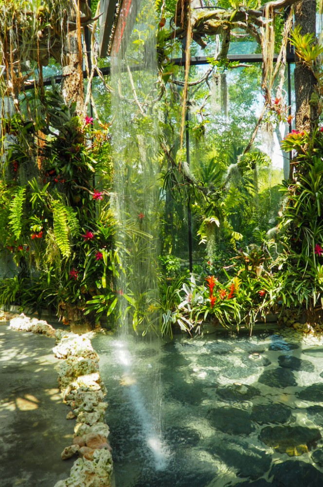 Sogar wieder mit einem kleinen Wasserfall