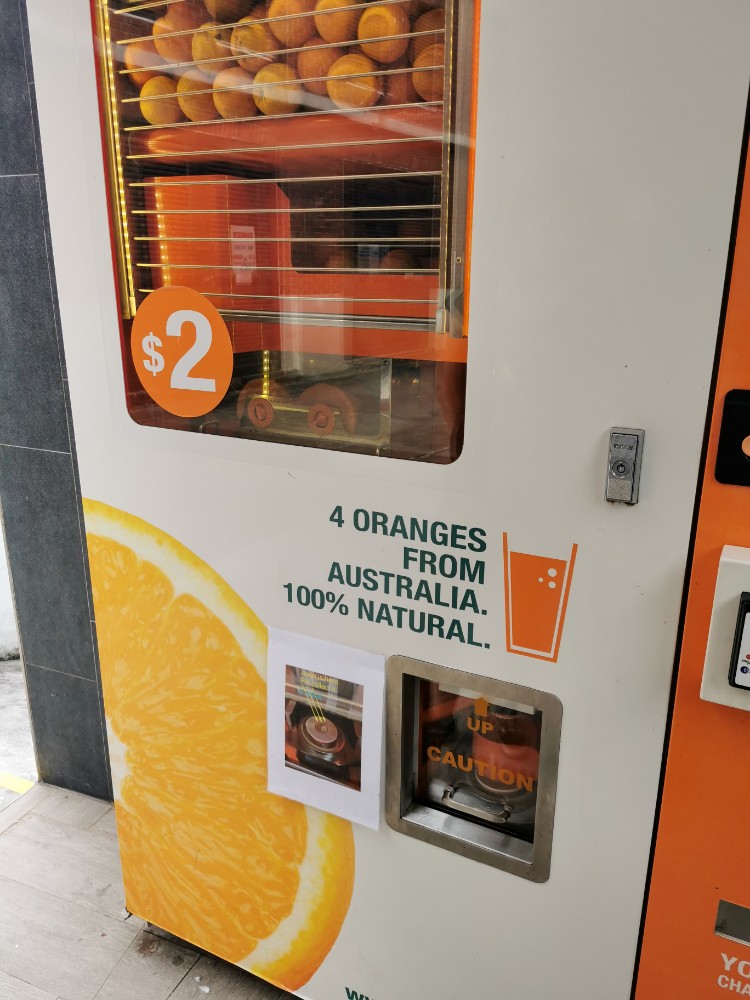 Frisch gepresster O-Saft aus dem Automaten 😀