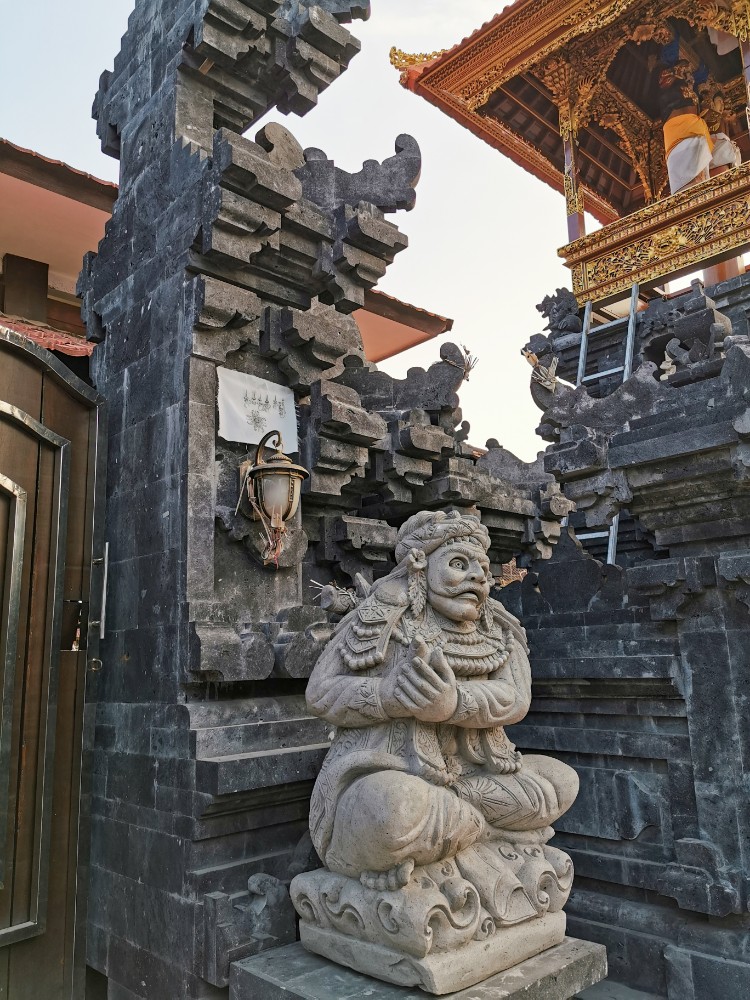 Quasi an jeder Ecke gibt es tolle Tempel
