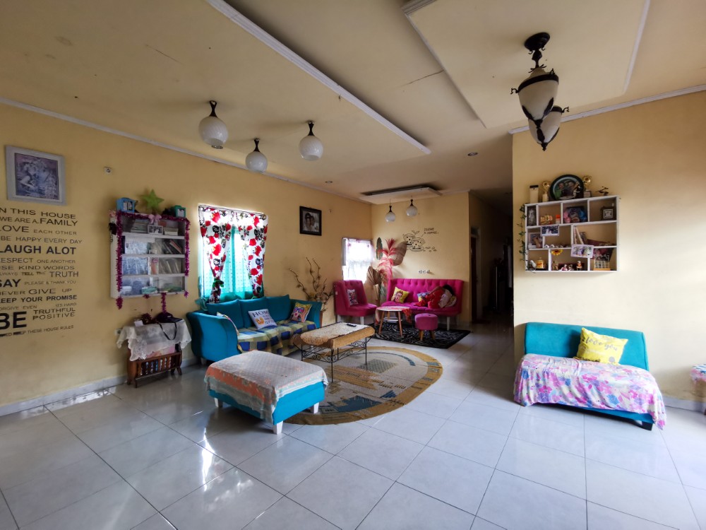 Das gemütliche Wohnzimmer im D-Rima Homestay