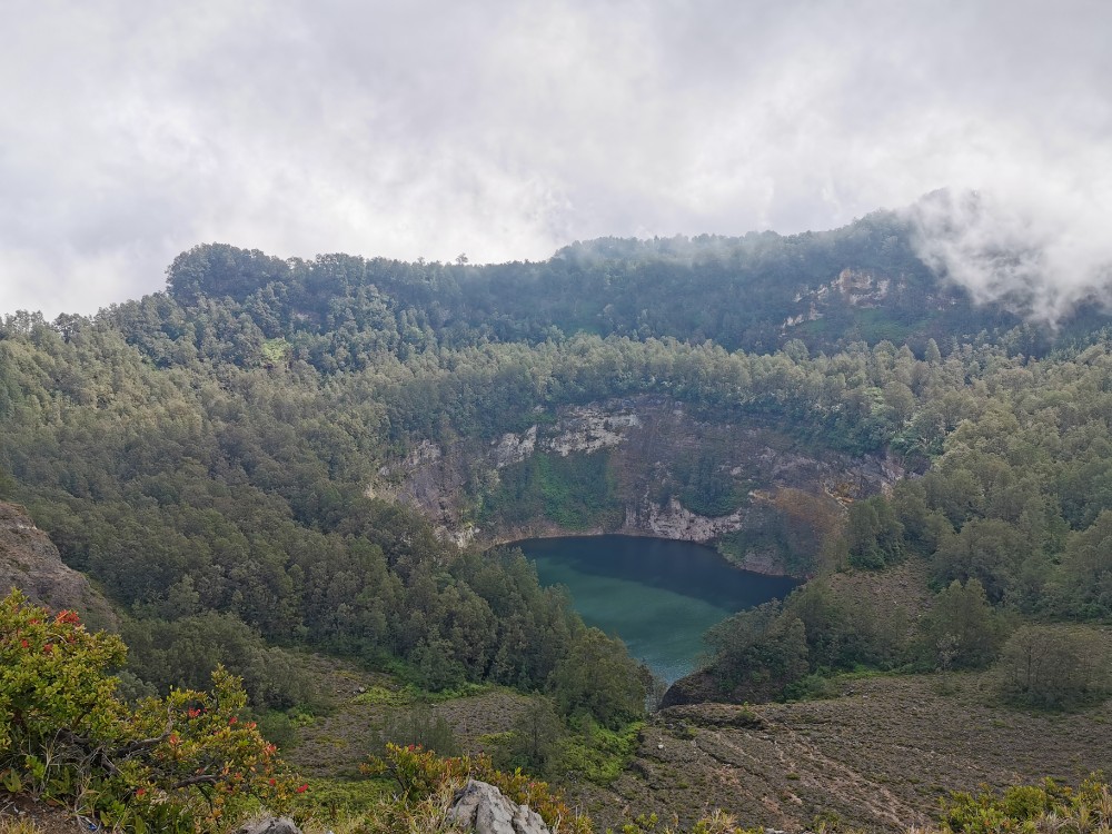 Einen dritten Kratersee gibt es auch noch