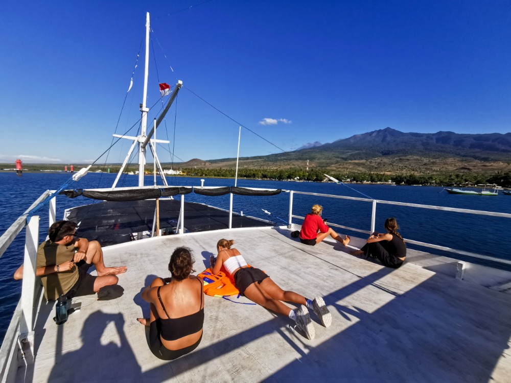 Auf dem Sonnendeck wird fleißig entspannt