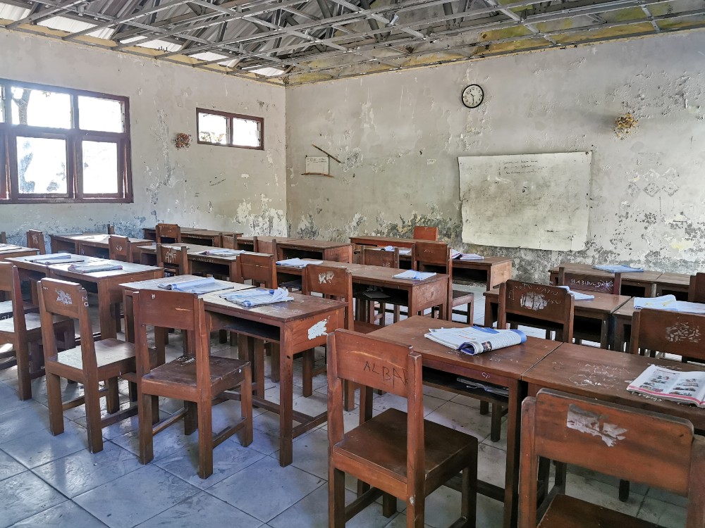 Eine riesige Schule gibt's hier auch