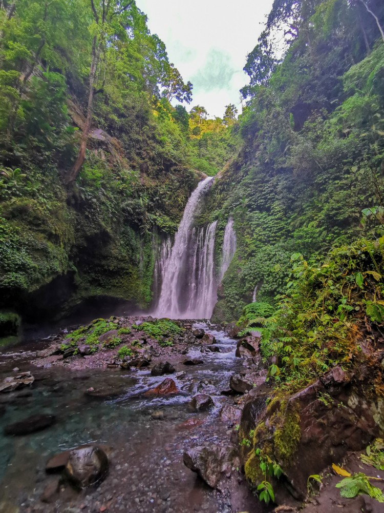 Der wunderschöne Sendang Gile Wasserfall