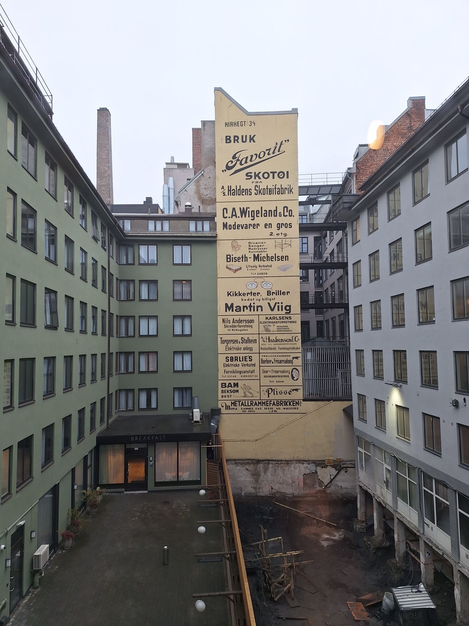 Der Innenhof unseres Hotels sieht schon cool aus