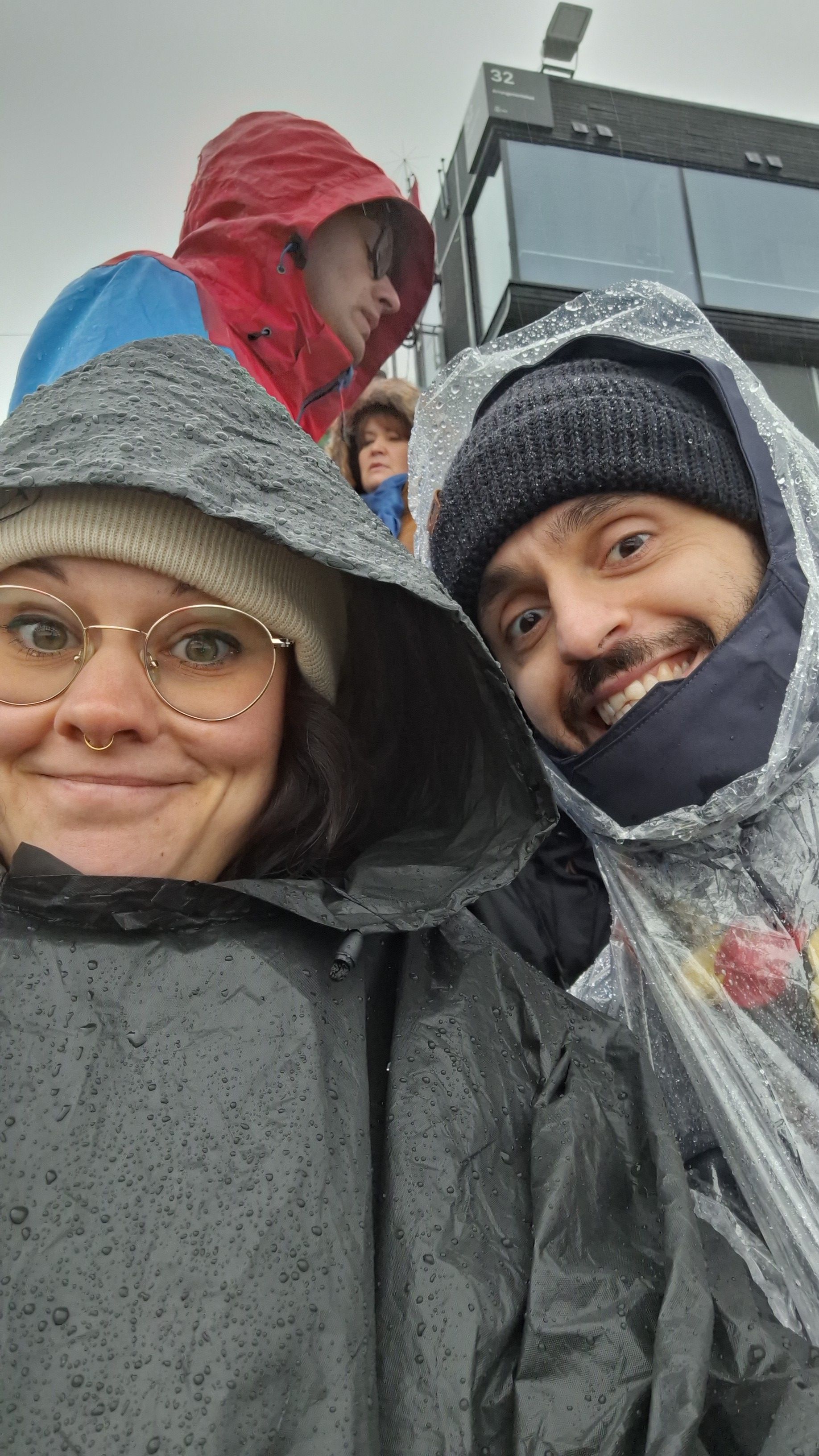 Wir sind immerhin auf den Regen vorbereitet