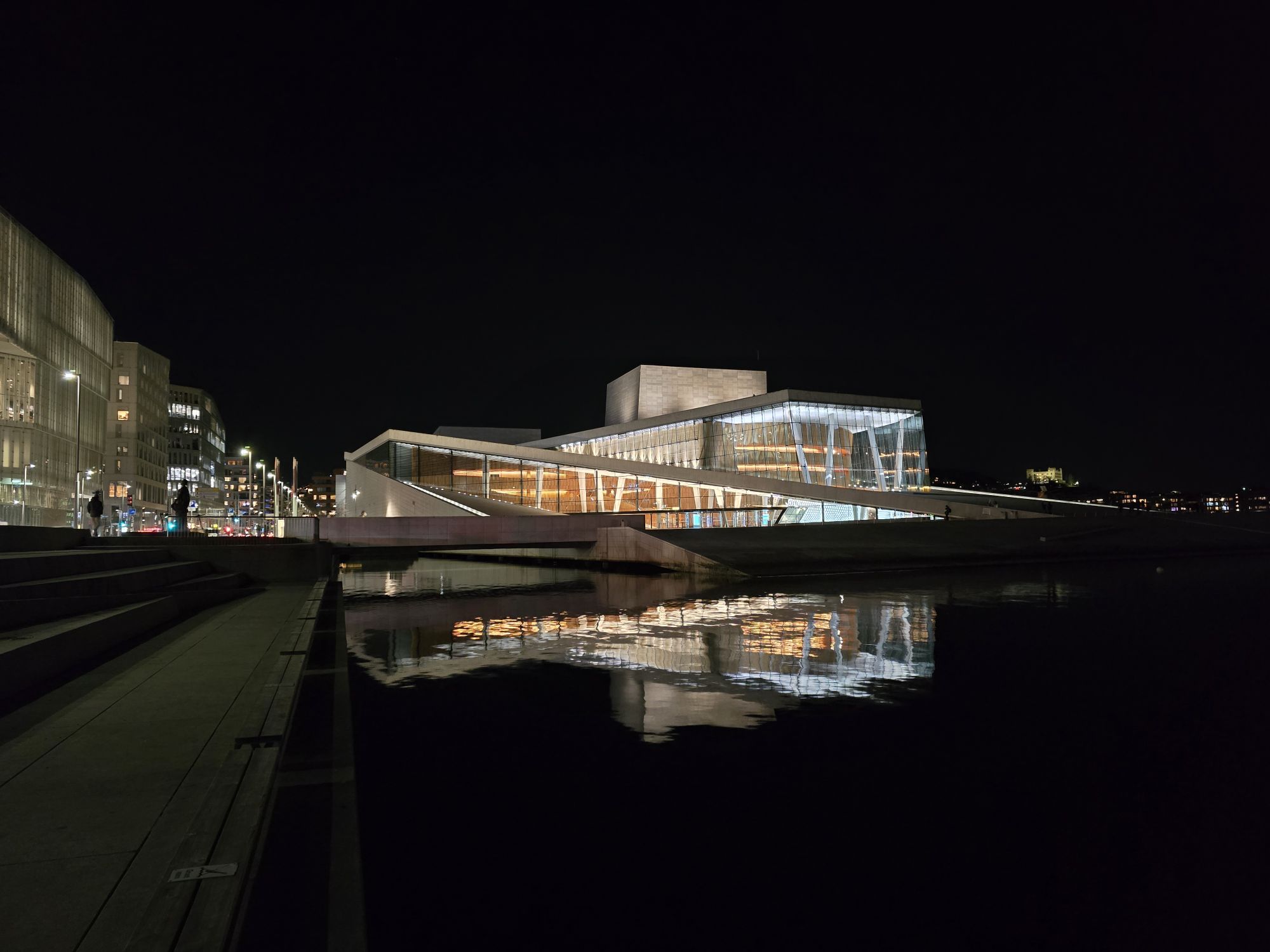 Ein letzter Blick auf die Oper für heute