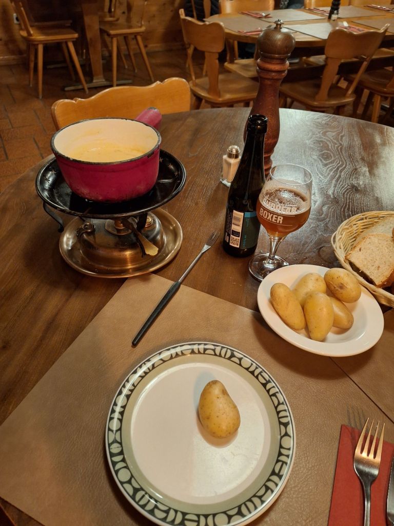 Fondue am ersten Abend ist in Gruyères natürlich ein muss