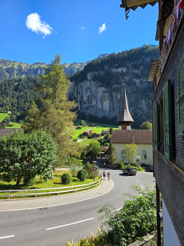 Auch die Kirche liegt total nett