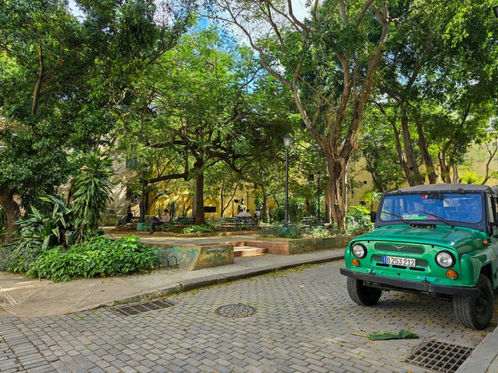 Es gibt auch viele kleine Parks in der Stadt