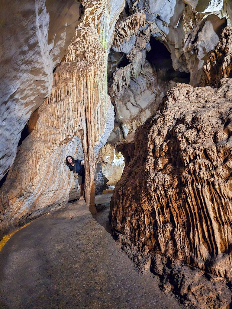 Allerhand Stalaktiten in der Höhle