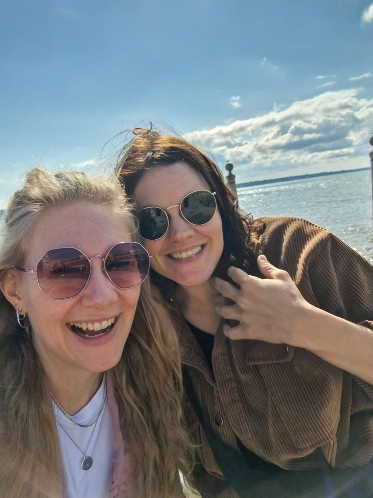Ein luftiges Selfie am Meer darf auch nicht fehlen