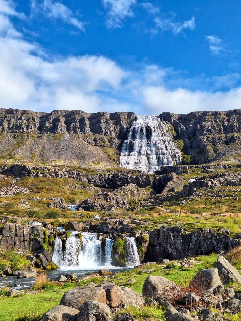 Der beeindruckende Dynjandi Wasserfall