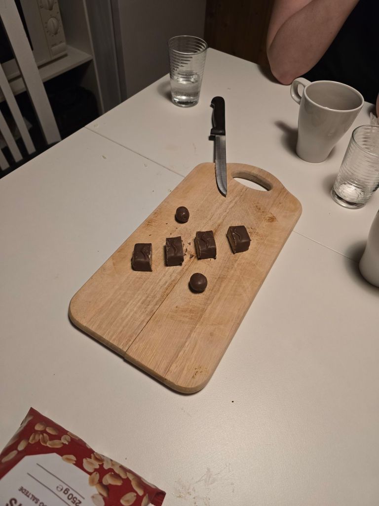 Geteiltes Snickers zum Nachtisch 😃