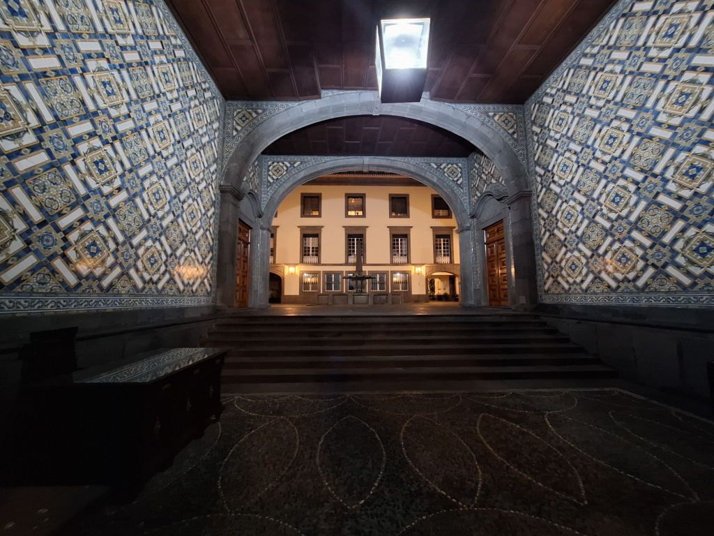 So schöne Gebäuden in Funchal!