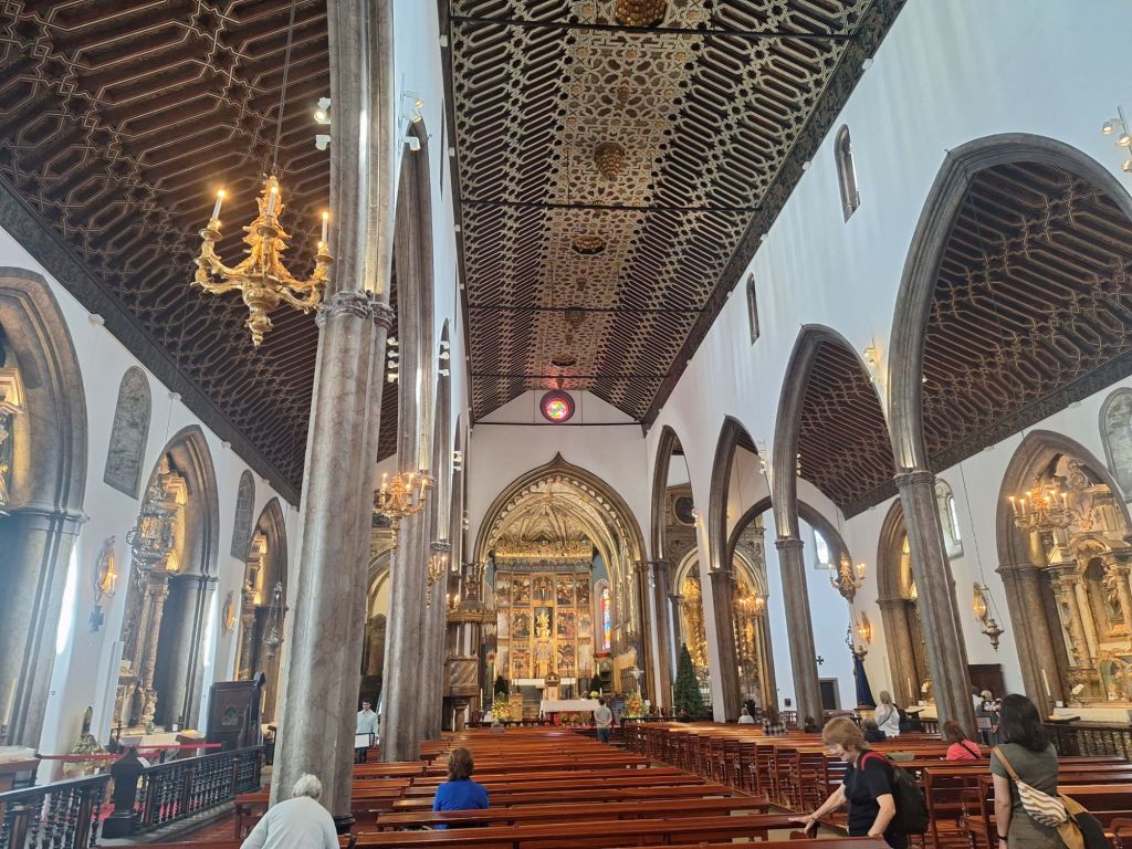 Die Kathedrale mit einem besonders schönen Dach