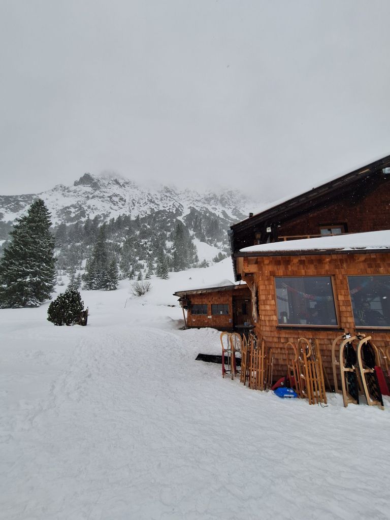 Dir Krinnenalp mit vieeel Schnee