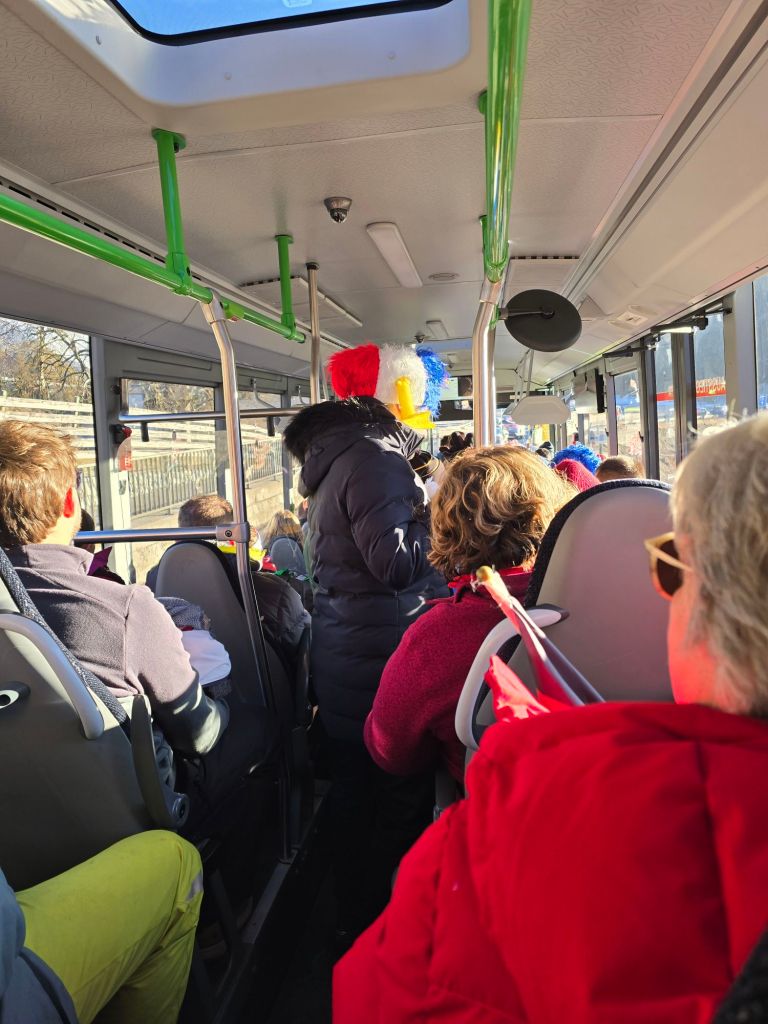 Im Shuttle noch ein bisschen das Sitzen genießen 😃