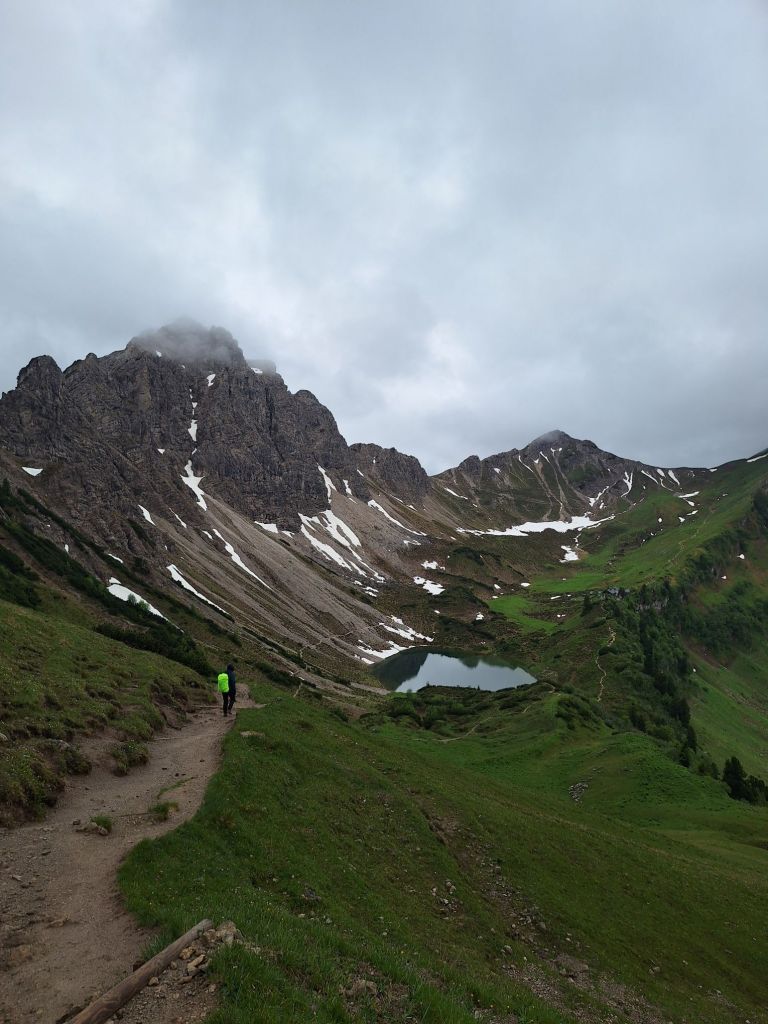 Der tolle Ausblick auf Lache und die Landsberger Hütte