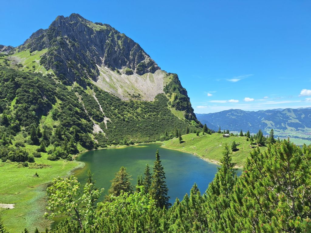 Der untere Gaisalpsee vor dem Rubihorn